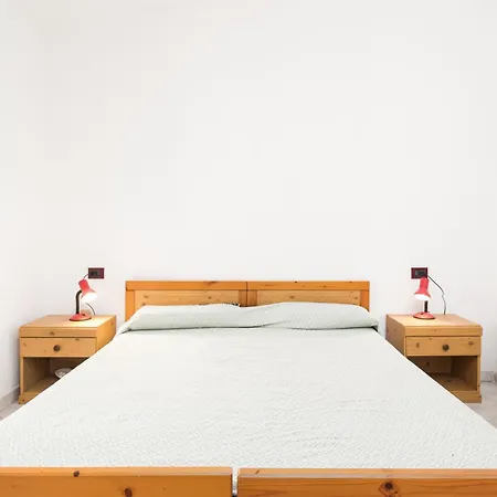 Casa Nel Centro Di Appartement Budoni