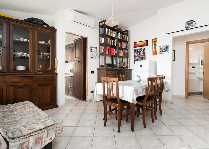 Casa Nel Centro Di Будони